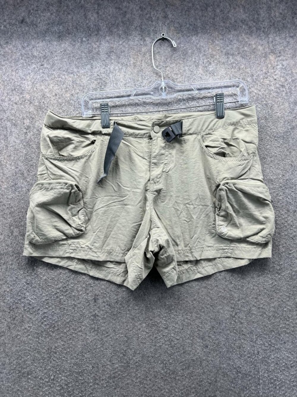 Columbia Sportswear Shorts Womens Medium Beige Cargo Hiking 3 Inseam Casual